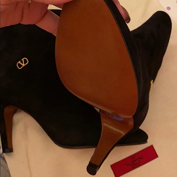 Shoes - Picture 3 of 3